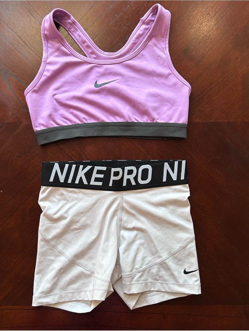 Nike Lilac Sports Bra with White Nike Pro Shorts set size s